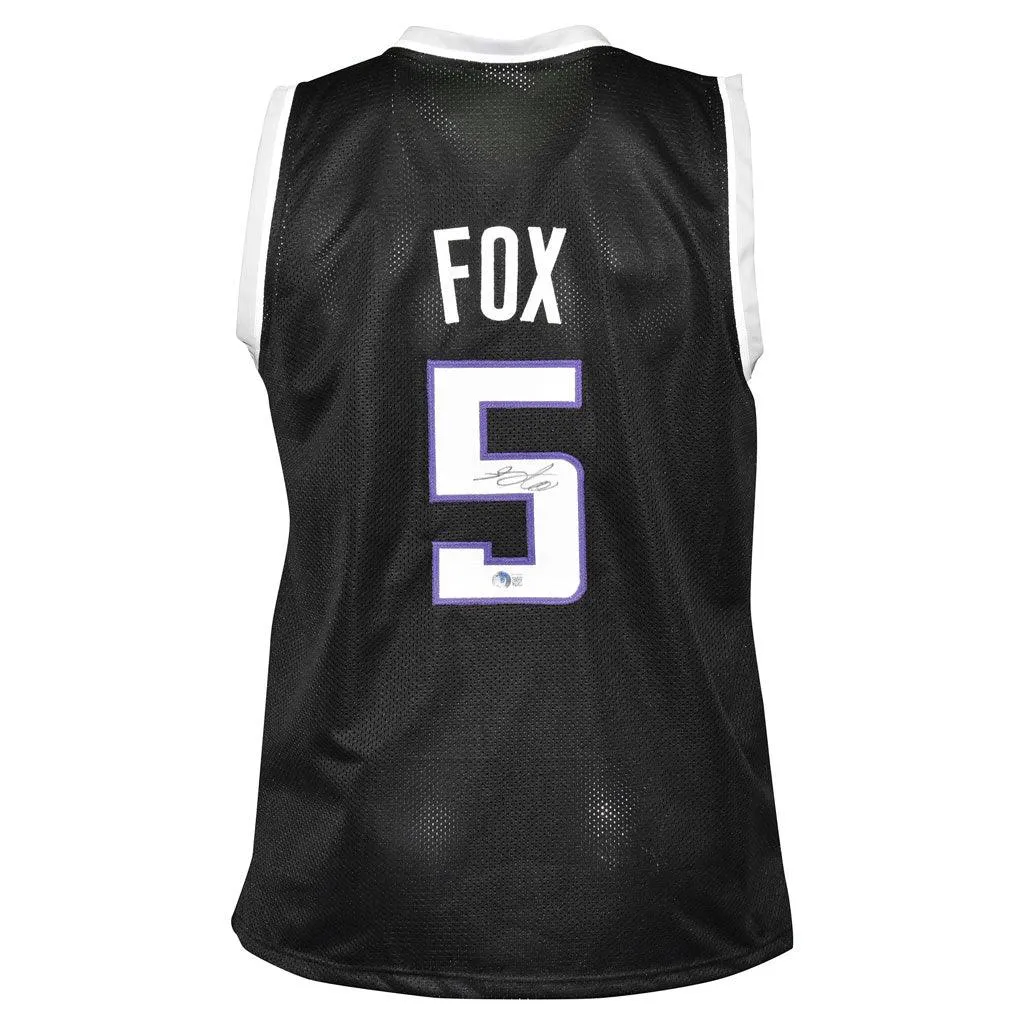 De'Aaron Fox Signed Sacramento Black Basketball Jersey (Beckett)